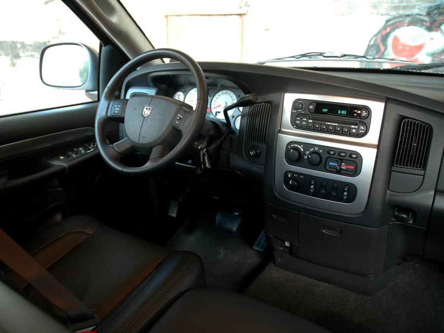 Dodge Ram 1500 Quad Cab 2002 года  (фото 4 из 15)
